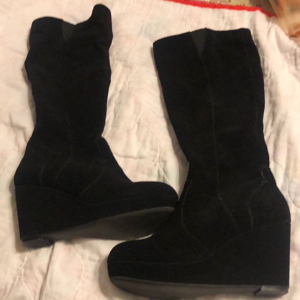Tall suede boots
